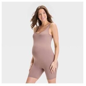 Isabel Maternity Taupe Short Stretch Activewear Unitard Jumpsuit Size Large‎